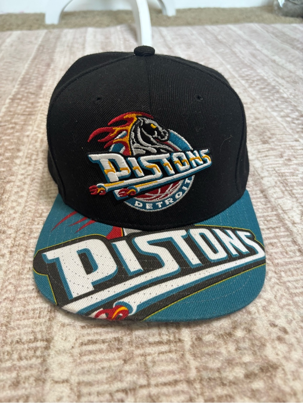 Detroit Pistons Vintage Style Snapback Hat Mitchell & Ness